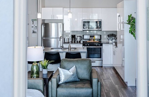 Rio Grande Apartment | Convention Ctr 2BR/2BA Luxury Apartment Pool, HTub, Theatre