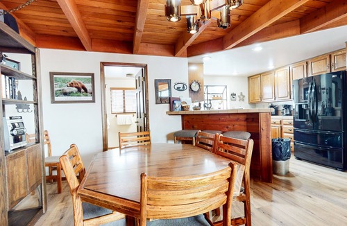 Mammoth Lakes Condo | Corner Large Unit. Washer/Dryer. Great Complex Amenities, Near Kids Park