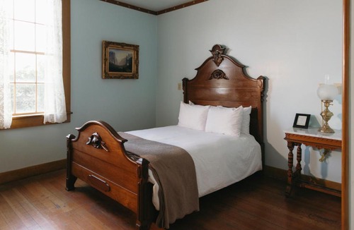 Old Town Hotel | Cosmopolitan Hotel