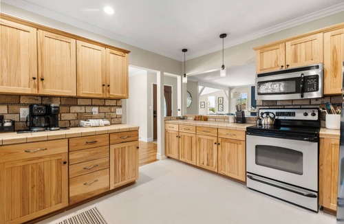 Prescott Cottage | Cottage on Park Ave! 1 mile to Whiskey Row. Entire house + Casita. Dog friendly