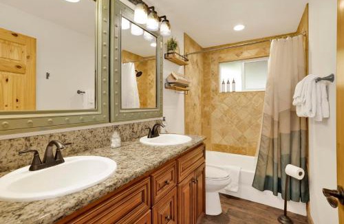 Big Bear City House | Country Club Cabin #357