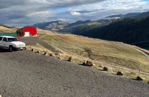 Ahsahka House | Country Getaway on Clearwater river in Idaho
