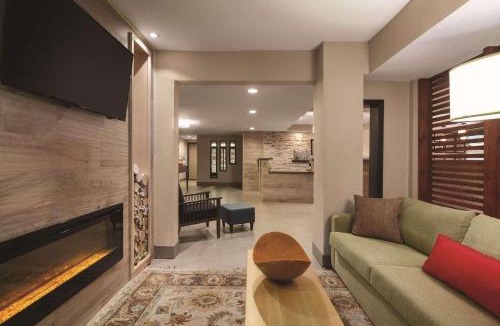 Bakersfield Hotel | Country Inn & Suites by Radisson, Bakersfield, CA