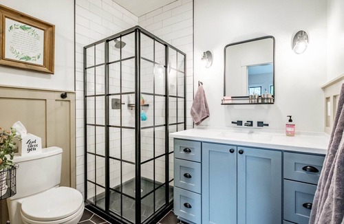 Keizer House | Country Living In The City!