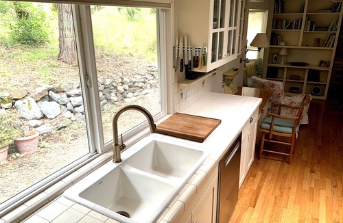 Grass Valley House | Country Retreat with Pond, Pet Friendly!