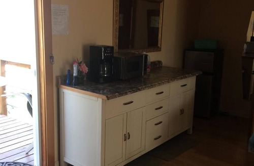 Ashland Apartment | Country Setting, five minute drive to Ashland close to Emigrant Lake