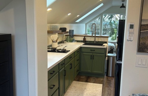 Oak Harbor House | Coupeville 1-bdrm studio with AC, private, amazing views of Penn Cove, Cascades