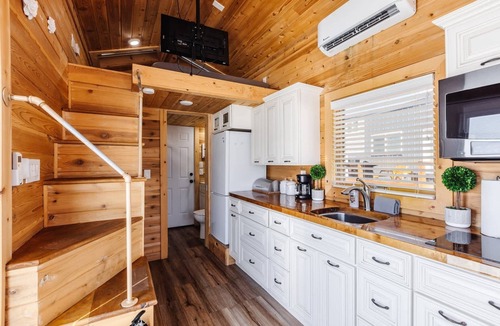Apple Valley House | Couples’ Escape Near Zion | Pet Friendly