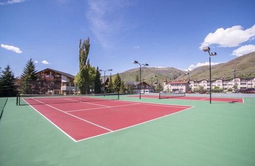 Zermatt Villa | Couples Getaway~Skiing, Hot Spring, Park City Resorts Villa 2029