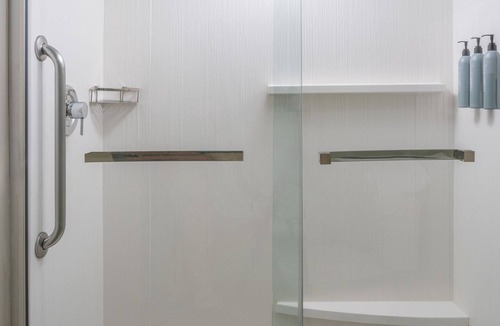 Central Naples Hotel | Courtyard by Marriott - Naples