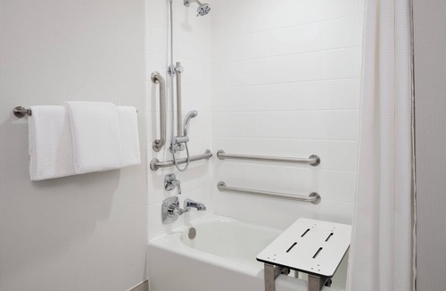 Woodlands Village Hotel | Courtyard Flagstaff