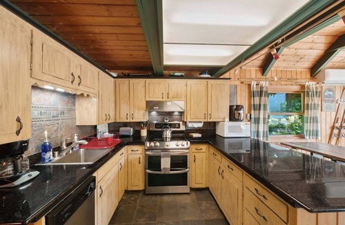 Packwood Cabin | `Cowlitz River Cabin` | Riverside, Yard, AC, EV