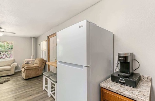 La Center Cottage | Cowpoke Cottage just 2 miles from Ilani Casino