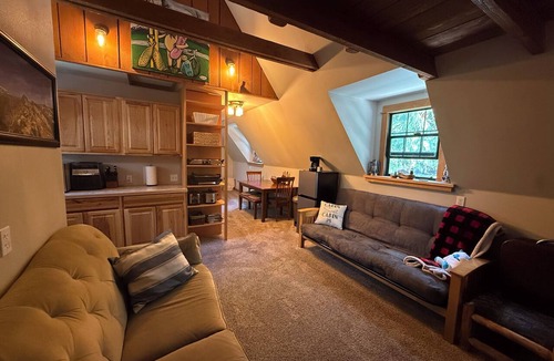 Greenwater Apartment | Cozy 1-bedroom apartment near Crystal Mountain & Mt. Rainier