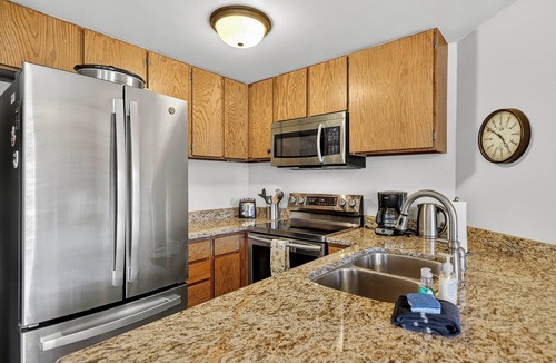 Brian Head Condo | Cozy 1-bedroom condo in Brian Head - right next to the Giant Steps lift!