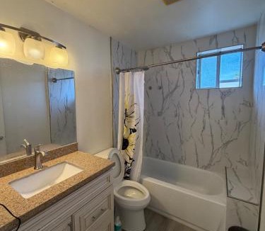 Hacienda Heights House | Cozy 1 Bedroom Prefect Home in East Los Angeles