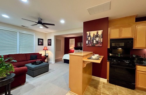 Yountville Apartment | Cozy 1-bedroom studio above detached garage in serene Yountville