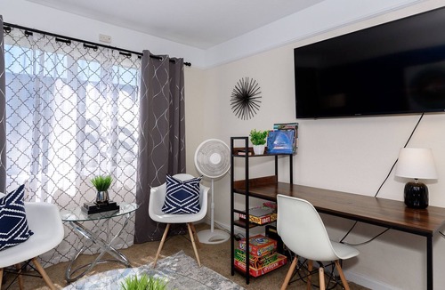 Bay Park Apartment | Cozy 1BR 15min to Mission Beach SeaWorld Pool+Gym