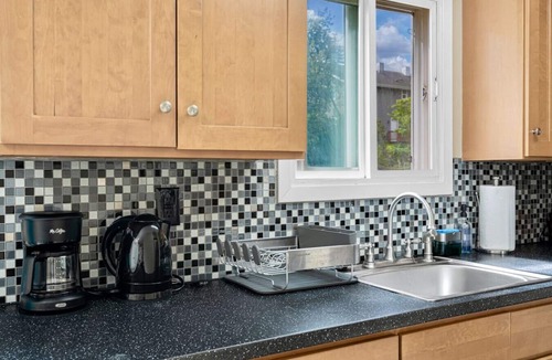 Highline Apartment | Cozy 1BR Near SeaTac + Work Friendly + Fast Wifi