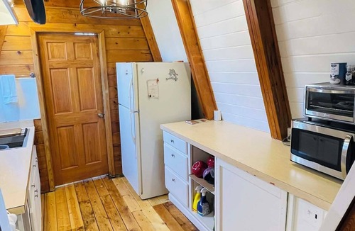 Lake Montezuma Cabin | Cozy 2-Bedroom Cabin in Tranquil Lake Montezuma with AC