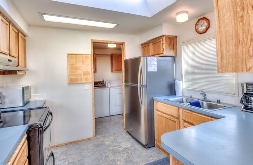 Bayshore House | Cozy 2 Bedroom Home in Bayshore Community