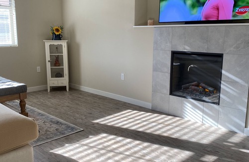 Reno Condo | Cozy 2 Bedroom Unit with Fireplace and Hot Tub