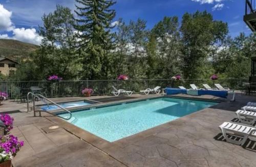 Eagle-Vail Apartment | Cozy 3BD 2BA Mt Condo Overlooking Eagle River