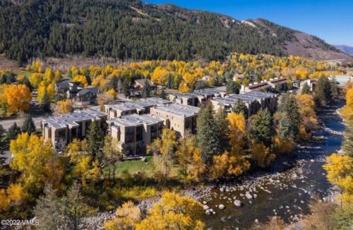 Eagle-Vail Apartment | Cozy 3BD 2BA Mt Condo Overlooking Eagle River