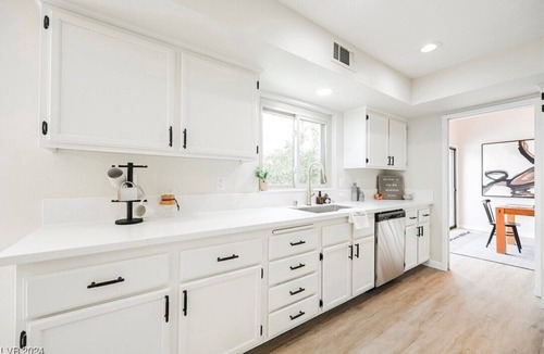 Green Valley House | Cozy 4-bedroom house in beautiful Henderson with Pool and Spa