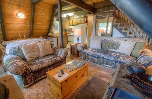 Pioneer Trail Cabin | Cozy A-Frame with Barbecue in Tahoe, California