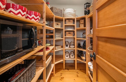 Riverbend House | Cozy Adult Retreat Cabin