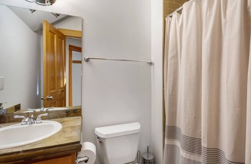 Alki House | Cozy Alki Beach Townhome