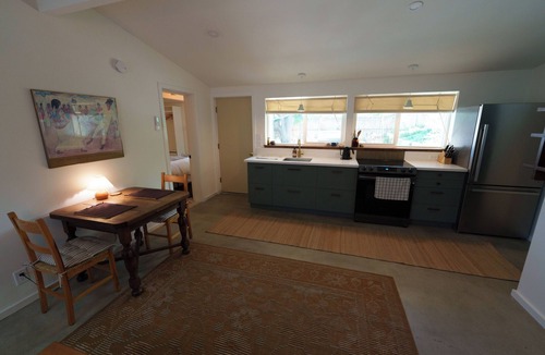 West Bishop Apartment | Cozy and private one-bedroom studio in Bishop