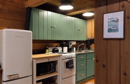 Glacier Cabin | Cozy Arched Cabin, Couple's Retreat, NEW Hot Tub & Barrel Sauna