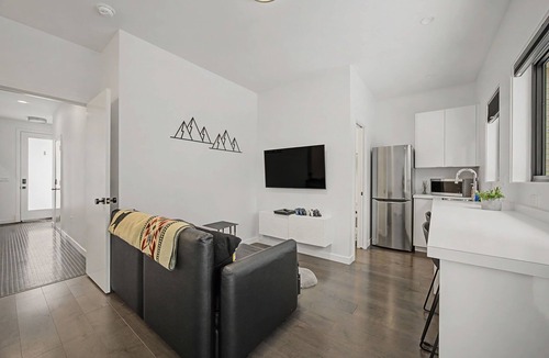 Government Camp House | Cozy Baernhaus in Govt Camp: Modern 3-Level Gem Near SkiBowl & Trails