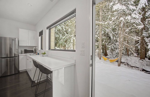 Government Camp House | Cozy Baernhaus in Govt Camp: Modern 3-Level Gem Near SkiBowl & Trails