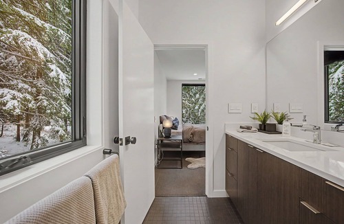 Government Camp House | Cozy Baernhaus in Govt Camp: Modern 3-Level Gem Near SkiBowl & Trails