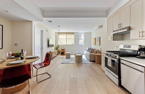 Downtown Apartment | Cozy, Bright and Airy 1 BR Gem in Glendale