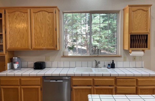 Lake Almanor Country Club Cabin | Cozy Cabin in Lake Almanor Pines
