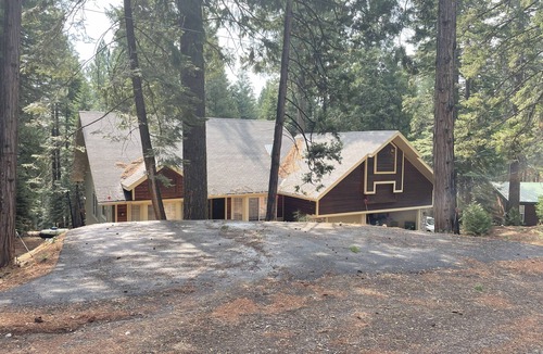 Lake Almanor Country Club Cabin | Cozy Cabin in Lake Almanor Pines