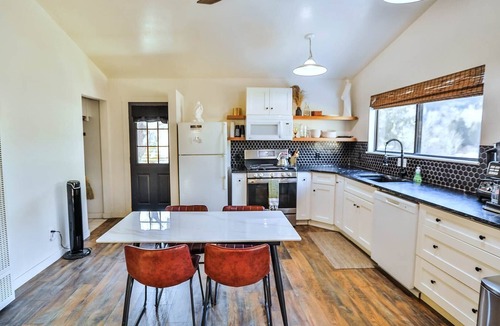 Glendale Cabin | Cozy Cabin Retreat Near Zion with Sauna & hot tub.
