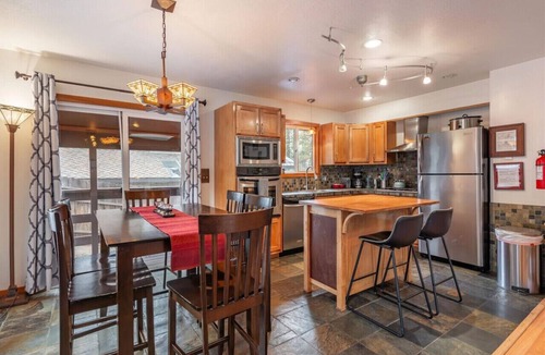 Brockway Cabin | Cozy Cabin with Private Hot-Tub and Walk to Lake Tahoe Beach