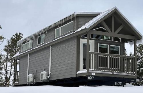 Williams Ski Chalet | Cozy Cabins with a mountain view 2A