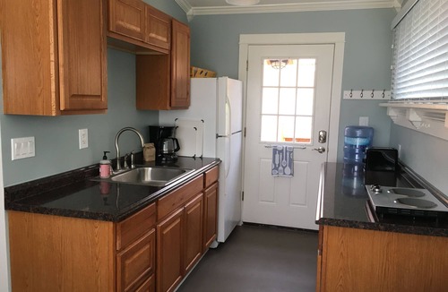 Mosier Cottage | Cozy, Centrally Located Country Cottage