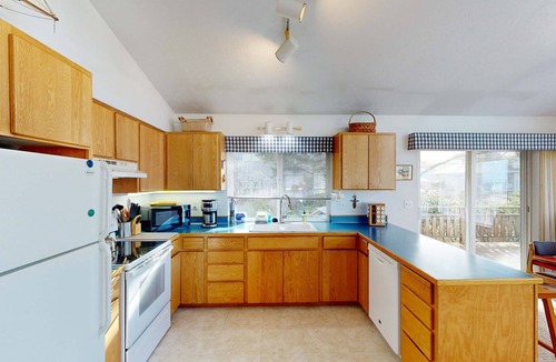 Cape Meares House | Cozy coastal home with deck ocean views and firepit 4 blocks to beach