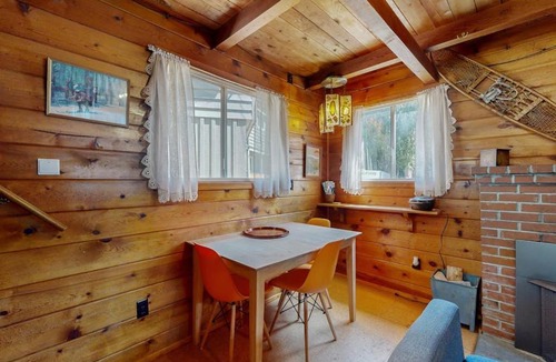 Government Camp House | Cozy & comfortable mountain cabin with great Government Camp location