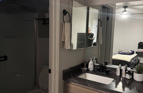 Redlands Condo | Cozy condo , Close to Metro link and buses