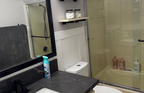 Redlands Condo | Cozy condo , Close to Metro link and buses