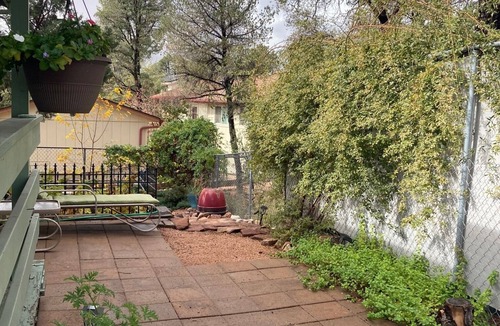 Payson Cottage | Cozy cottage in the pines, quiet and close to town.