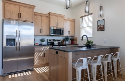 Richfield House | Cozy Cottage Inn sets in the heart of ATV trails and 3 National Parks.